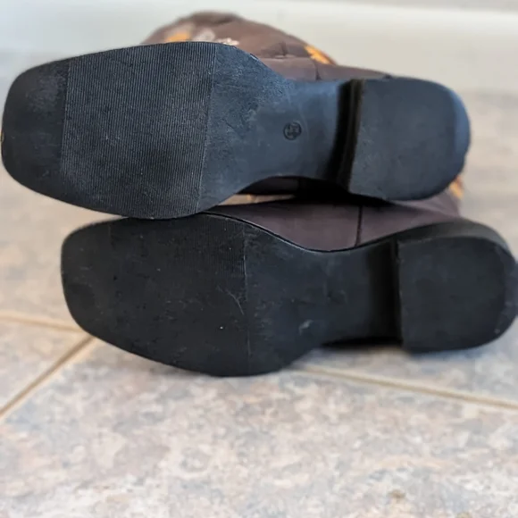 Brown Cowboy Heeled Boots with Sunflower Embroidery Women Size 38(6.5-7) - Picture 8 of 10